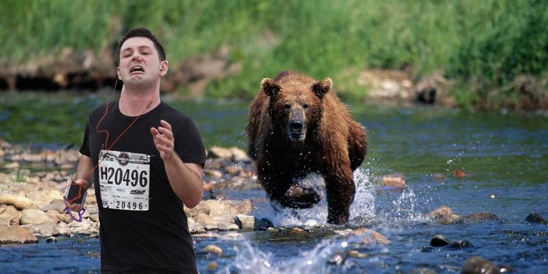 The internet is having a lot of fun with this marathon runner's photo