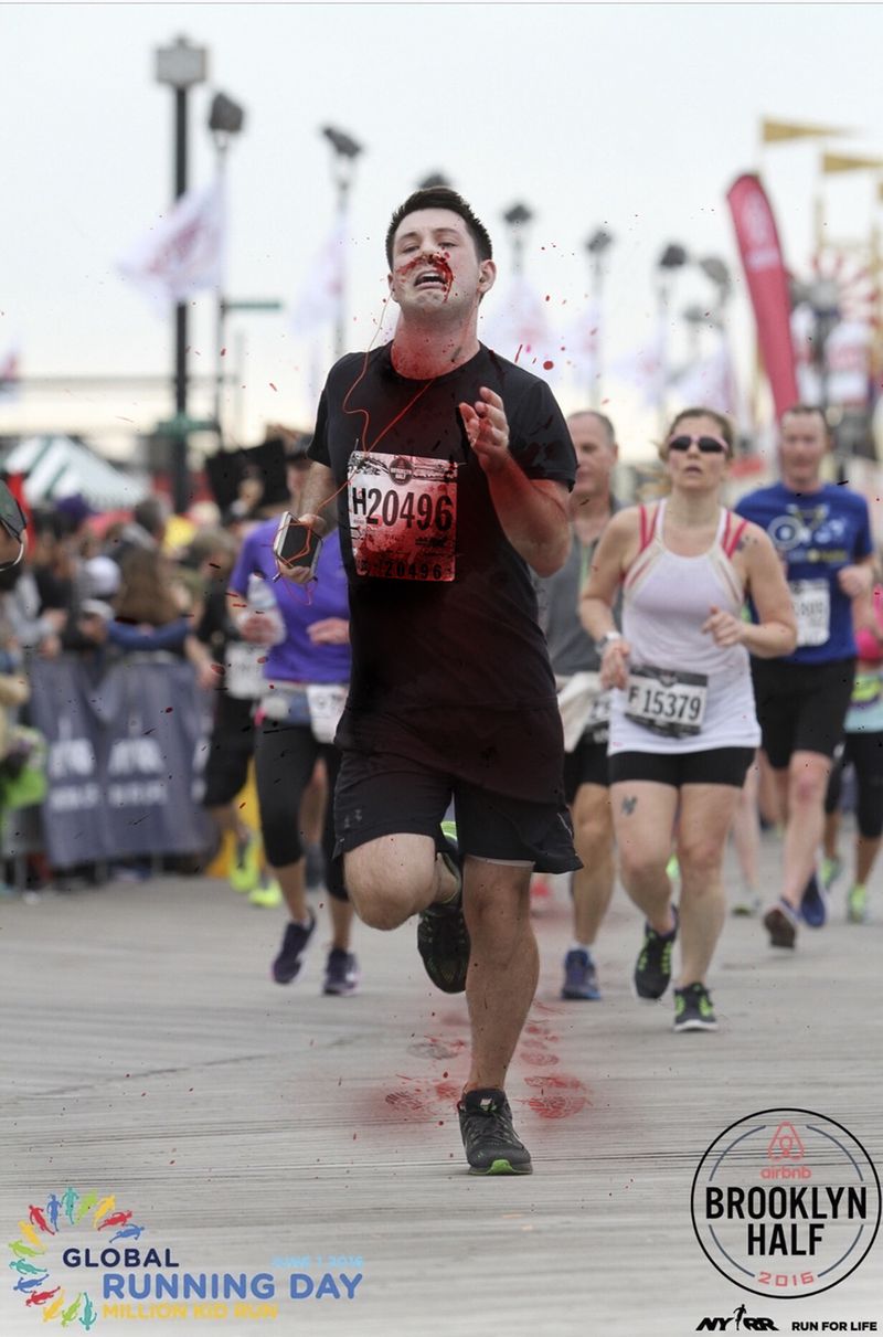 The internet is having a lot of fun with this marathon runner's photo