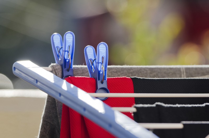 Textile clips help prevent holes in shirts.