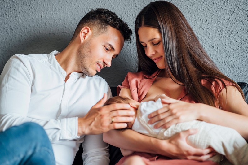 Her boyfriend didn't know how breast feeding works, how dumb.