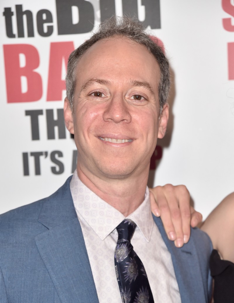 Kevin Sussman plays "Stuart" in "The Big Bang Theory".