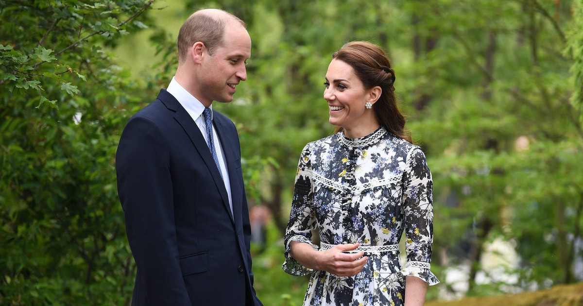 Prince William & Princess Kate: Why Don't We See Them Holding Hands