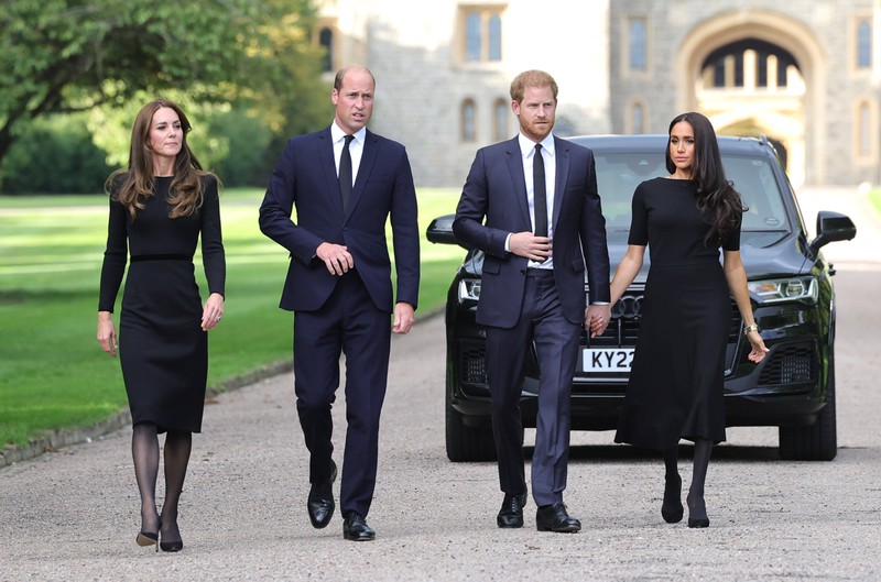 Princess Kate and Prince William didn't hold hands at the funeral of Queen Elizabeth II.