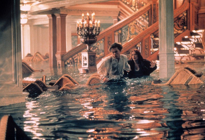 The "Titanic" actors were able to warm in whirlpools on set.