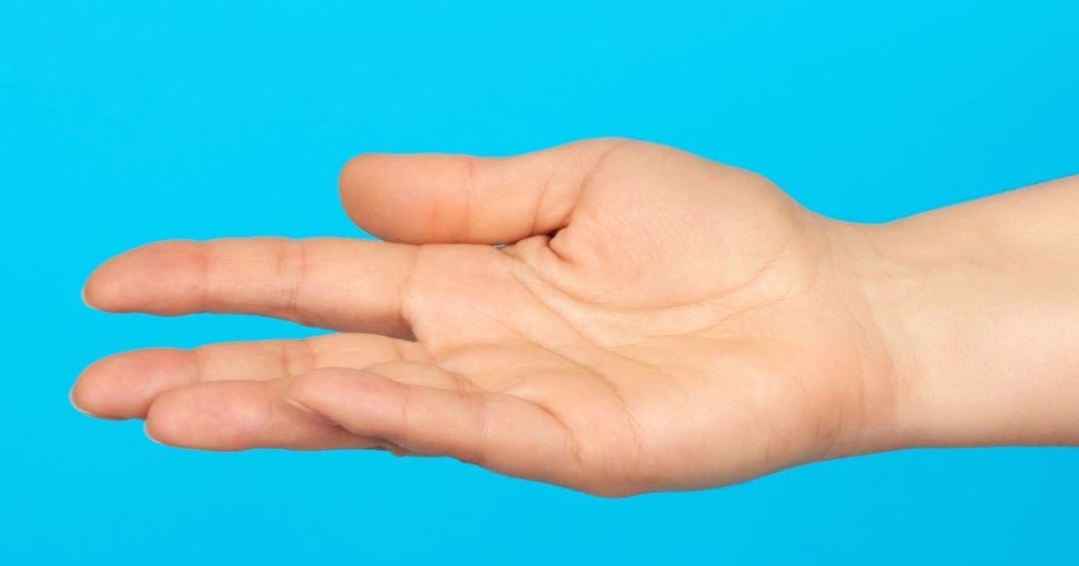 What Does Your Pinky Finger Say About Your Personality?