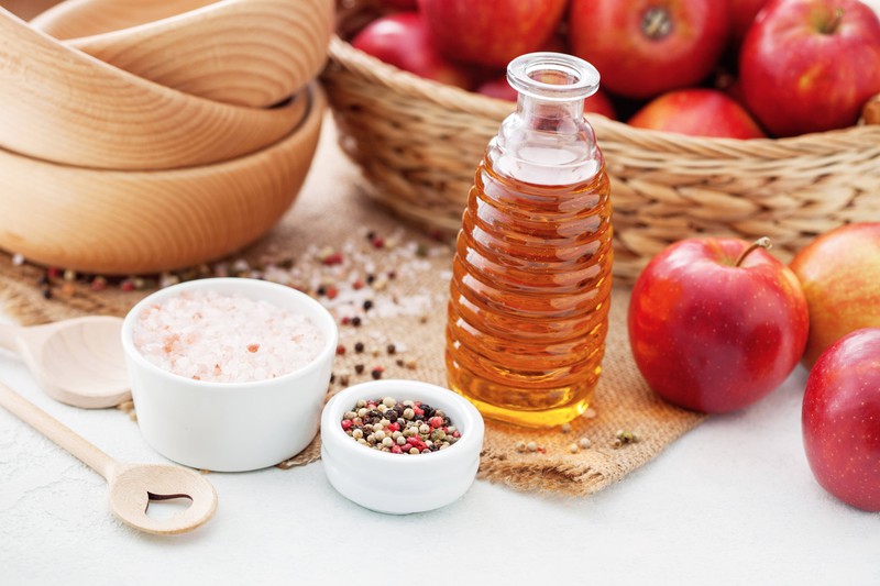 Apple cider vinegar can also be used by women for intimate odour