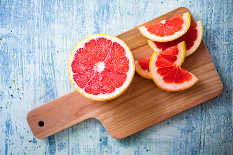 Citrus fruits are rich in vitamin C and therefore help women suffering from intimate odour.