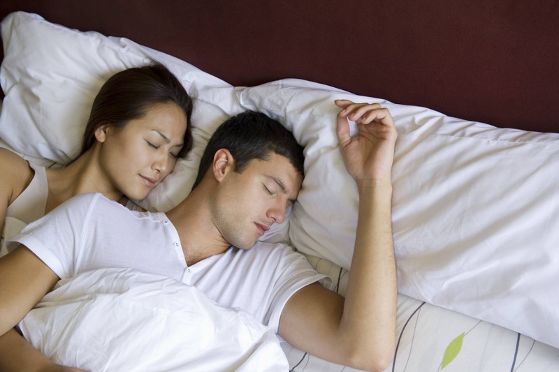 Sleep researchers have discovered that the position in which one sleeps can tell a lot about the relationship between a man and a woman