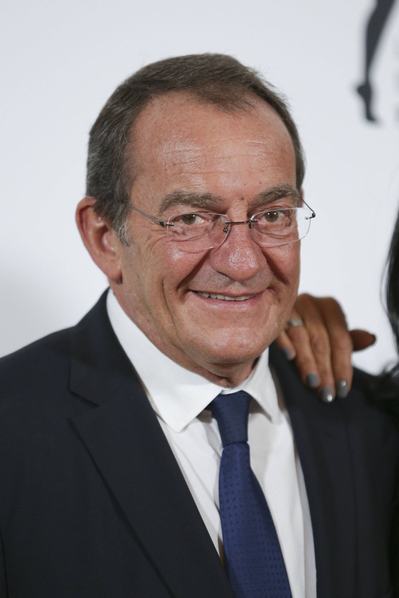 TV news anchor Jean-Pierre Pernaut has died at the age of 71.
