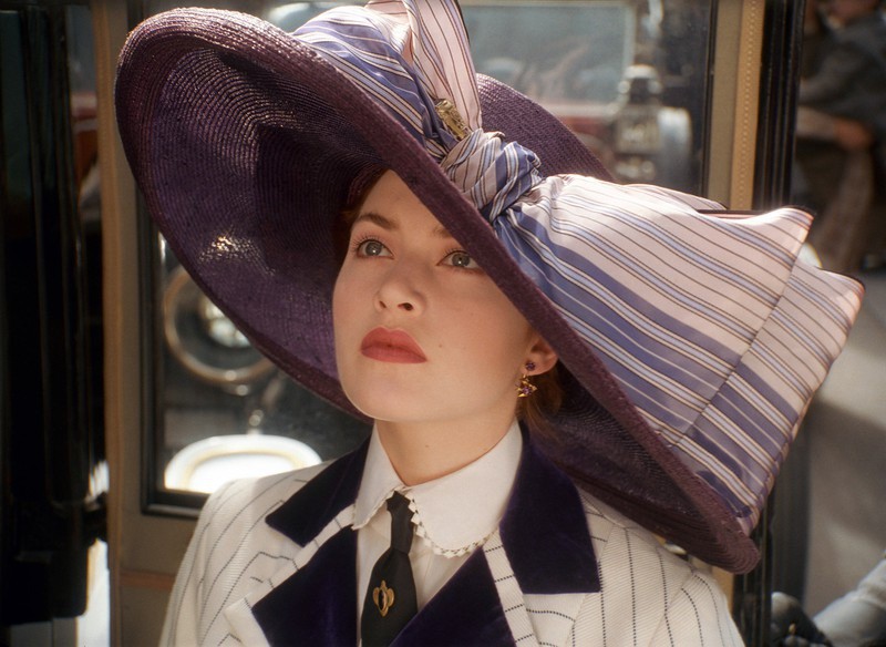 Dans "Titanic", le grain de beauté de Rose se trouve d'abord sur la joue gauche, mais plus tard, il se déplace sur la joue droite.