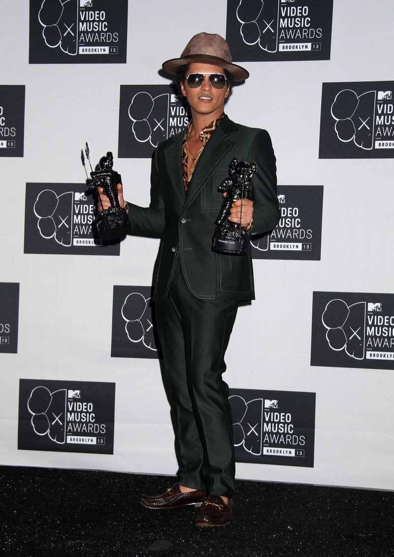 Singer Bruno Mars stands at 5'5".