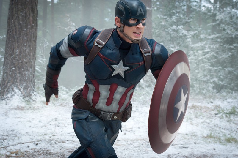 Marvel star Chris Evans gives the little boy an original shield.