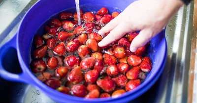 Clever Tip: Here's Why you Should Wash Strawberries in Salt Water
