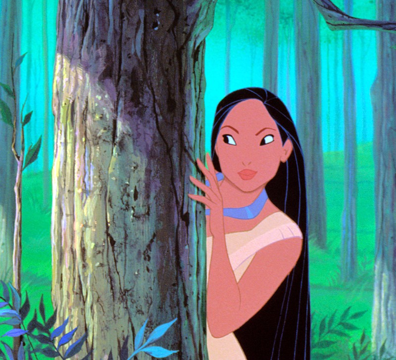 Pocahontas läuft durch die gesuchten Wälder.