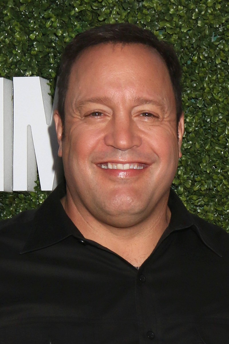 Kevin James played "Doug" in "King of Queens".